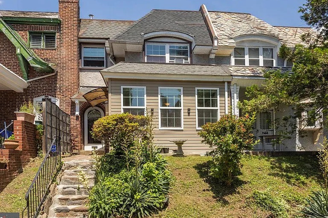Very close to campus! - Church Road 4 Bedroom - Sunroom, Deck, Finished Basement