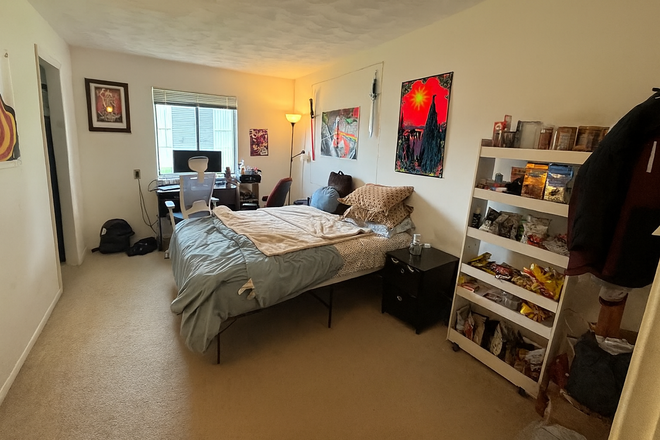 Bedroom - Foxridge Apartments