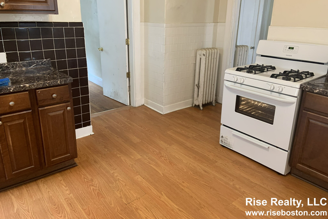 Kitchen - Available 2025, 4 bed close to campus! Apartments