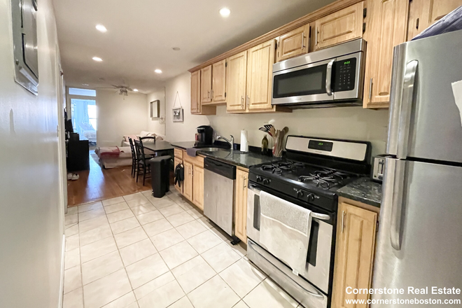 kitchen - Awesome Location - South End - Renovated Apartments