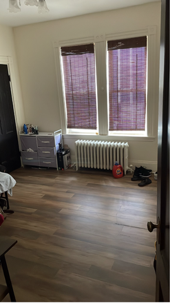 Bedroom with window and a spacious wardrobe. it is fully furnished too - Apartment