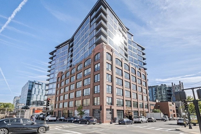 Building - 100 Shawmut