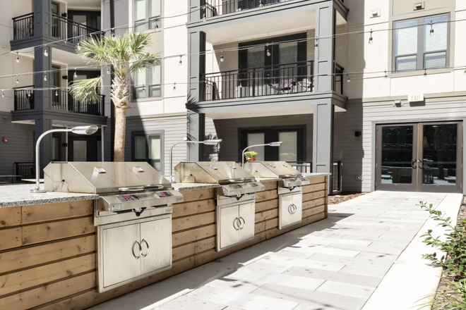 Patio/Lounge Area/Grill - Theory Gainesville - Studio!