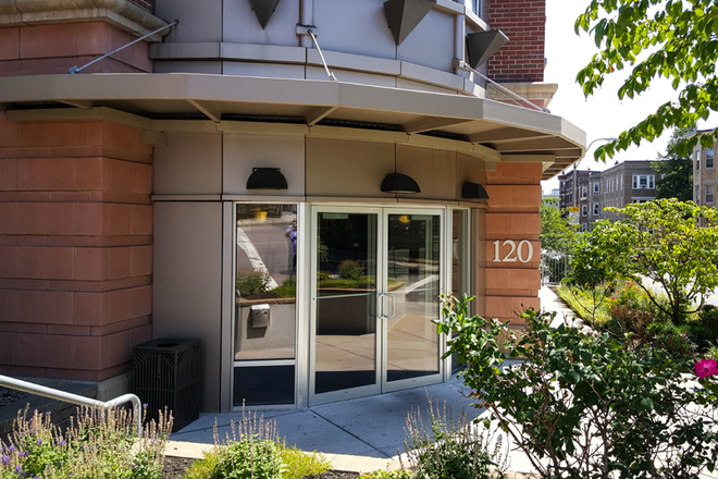 120 Mountfort Street front entrance - Two-minute Walk to Boston Univ Law, Engineer, Photonics. Furnished, Central A/C
