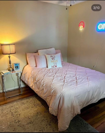 Bedroom - College Walk close to Campus Apartments