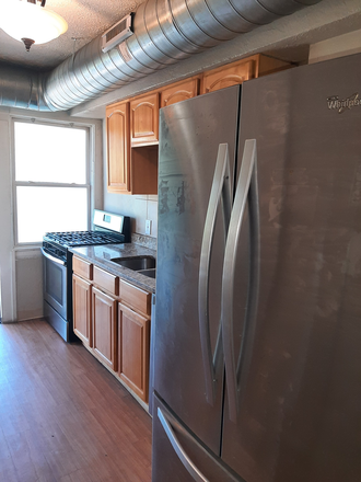 Kitchen - Cleveland heights, 2 bedrooms all appliances and Central Air!