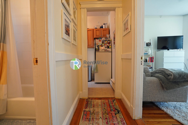 1 - AUG/SEPT 2026-Fantastic Comm Ave Studio and 1 bed apts, H/HW inc. No Broker Fee