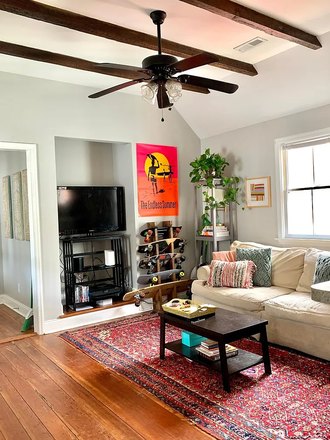 living room - Bedroom 8 minute walk to campus Apartments