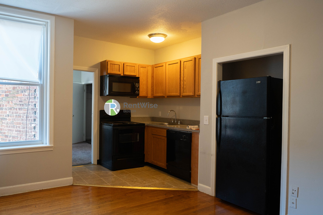 1 - SEPT 2025 NO FEE! -Awesome Comm Ave 2 Bed. H/HW inc. NO FEE Apartments