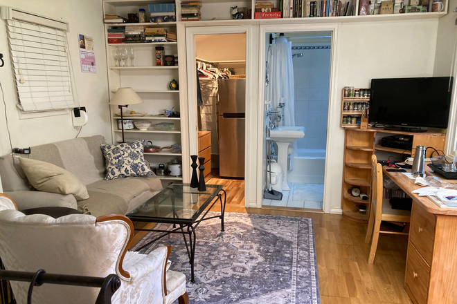  - Charming cottage for short-term rental