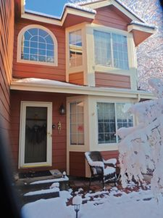 entrance - Gorgeous 5 bedroom home on green belt