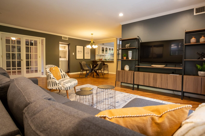 Living Room - Heathwood Gardens Condominiums