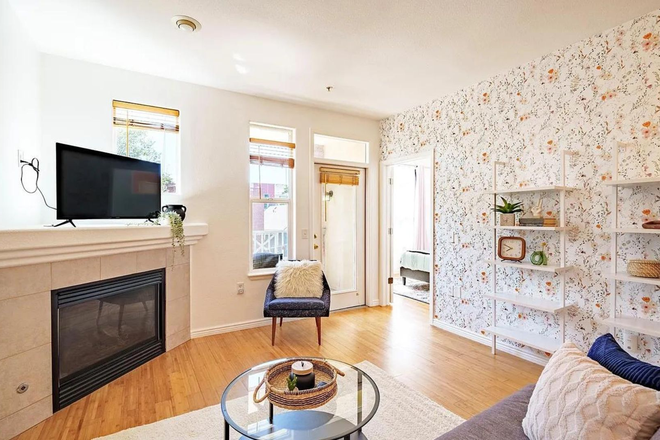 Living Room w/Gas Fire Place - Privately Owned & Remodeled 2b/2b in Uptown/North Cap Hill with Easy Access to Anschutz and Denver Condo