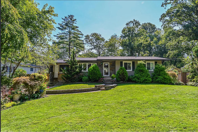 Front - Single house
