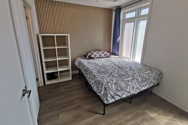 Bedroom - Private Room With Ensuite Bath