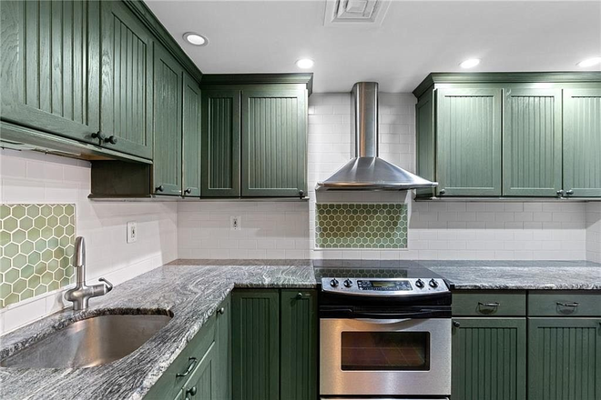Kitchen - Corliss Landing, 2 BR/3BA, mill conversion Condo