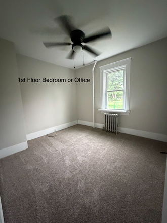 first floor bedroom or office - Newly Renovated Family Farmhouse On Working Farm