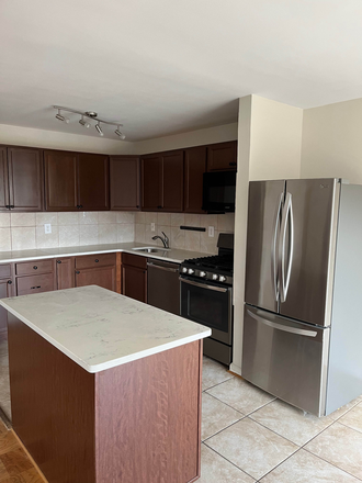 Kitchen - College Park Tower, Large 2 bedroom/1bath unit available for 2025 - 2026 School Year Condo