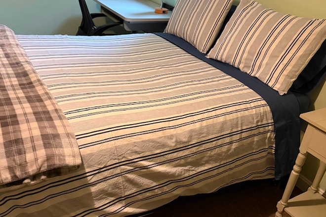 "Limone" room - Furnished cozy, clean bedroom close to Tufts/Harvard Apartments