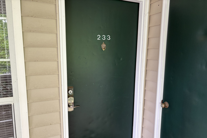 Outside View - Spacious 4-Bedroom Condo Near Downtown Clemson