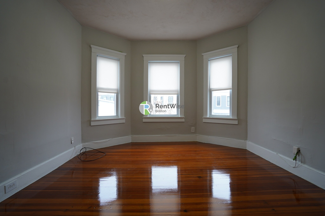 . - SEPT 2026: Dorchester 4 Bed 2 Bath. Updated Kitchen and Bathrooms.