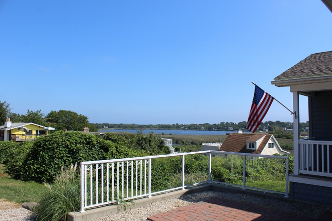 View - 4 Bedroom/3 Bath Home in Beautiful Narragansett