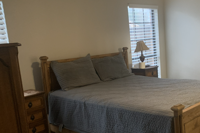 MASTER BEDROOM - PRIVATE MASTER BEDROOM SUITE WITH BATH - GIRLS PREFERRED HOUSE, FURNISHED, NEWLY REMODELED HOME