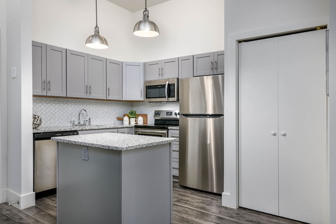 Kitchen - Aspen Heights, 3 Bedroom Apartments