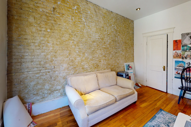 Call NOW for showings! 617-236-8600 - HEMENWAY ST - SYMPHONY 1BR SPLIT FOR 2 PPL AVAIL *9/1/2026* W/ LNDRY ON SITE, H&HW INC, DW/DISP! Condo