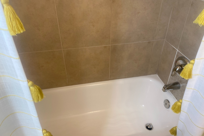 Bath - College View, at College Manor, Apartment close to campus