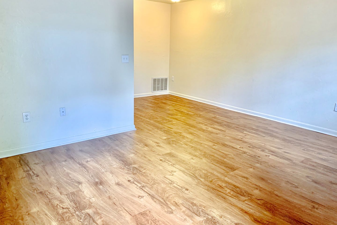 Photo - 0352 - Creek Forest Apartments