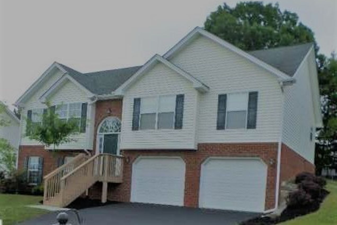  - 4 Bedroom 2 Half Bath Townhouse with 2 Car Garage