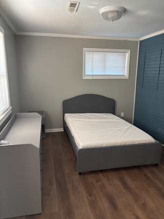 Bedroom - College Park Woods House