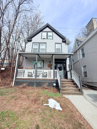 Outside - Fully Furnished Charming 3-Bedroom House with Classic Character – Cincinnati, OH
