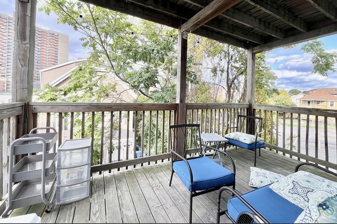 ... - SPACIOUS AND SUNNY 4 BED - AT MISSION HILL T STOP Apartments