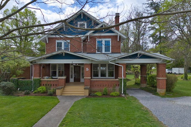  - Spacious Living in a Prime Christiansburg Location