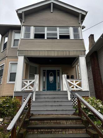 Outside street view - Montrose apartment - close to campus