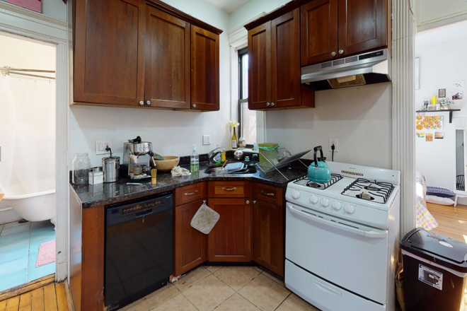 Call NOW for showings! 617-236-8600 - HEMENWAY ST - SYMPHONY 1BR SPLIT FOR 2 PPL AVAIL *9/1/2026* W/ LNDRY ON SITE, H&HW INC, DW/DISP! Condo