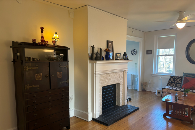 Living room - Entry - fireplace - Summer sublet:Furnished 2BR apt for PU Faculty/Staff only-Prospect Ave-Princeton