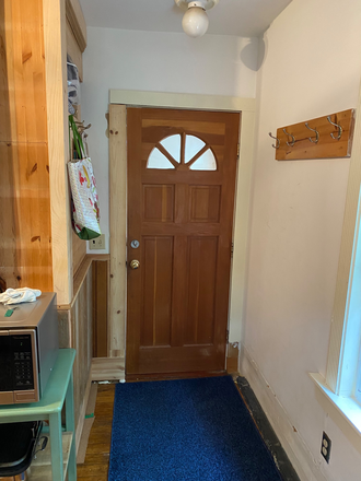 Entrance - Harvard Campus/ Charles River. Short  lease available. One  bedroom Utilities Included, Furnished