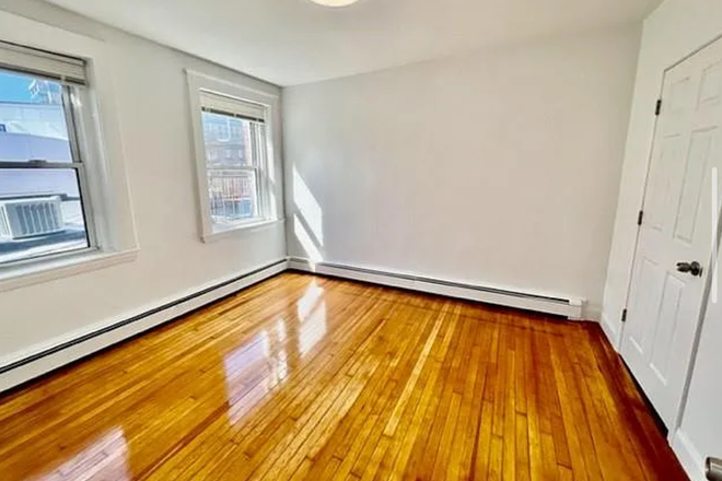 Bedroom - ANZALONE REALTY Apartments