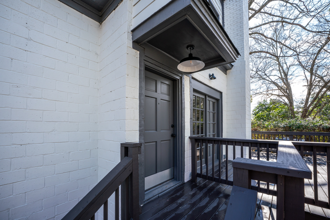 Direct access - Renovated 2BR Duplex Rental in Decatur, walkable to Whole Foods! Duplex