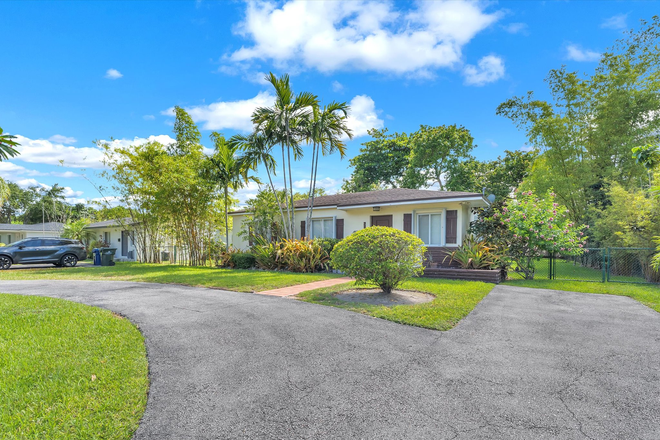 front of the house - Charming and completely remodeled 3 bedroom, 2 bath home!