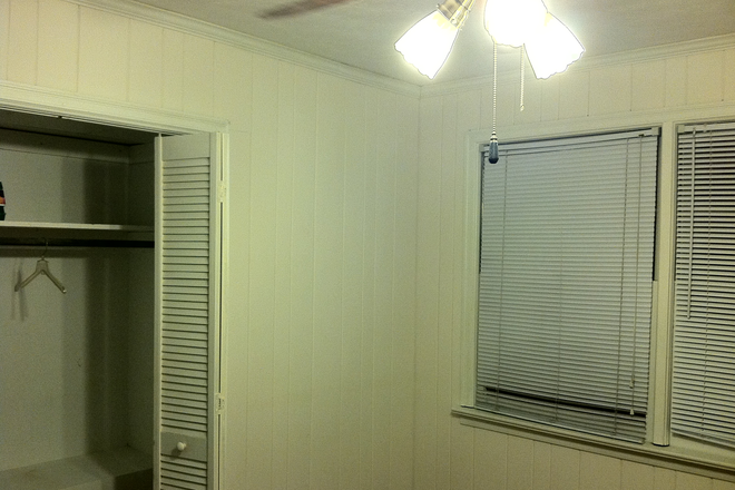 Bedroom 2 - Walk to Class from desirable location. 3bdrm apartment.