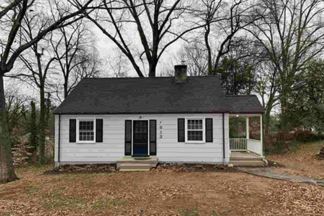 welcome to 1613 Del Mar Drive - Lovely Rugby Area home!