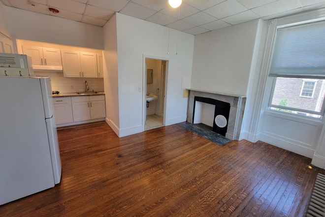studio - DOWNTOWN NB STUDIO APARTMENTS!!  (private: no shared space)
