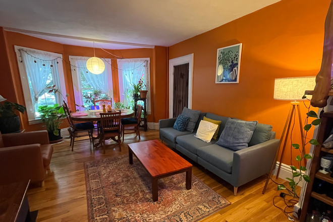 Livingroom - 5 Madison street House
