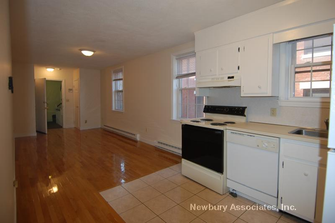 1 - Steps to Tufts, Available Now, 2 bed/1 bath, Pet Friendly Apartments