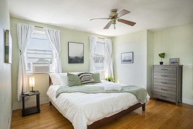 1st bedroom - "The Magnolia Apartment"