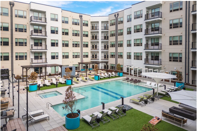 Pool - The Porter at Westport Plaza Apartments